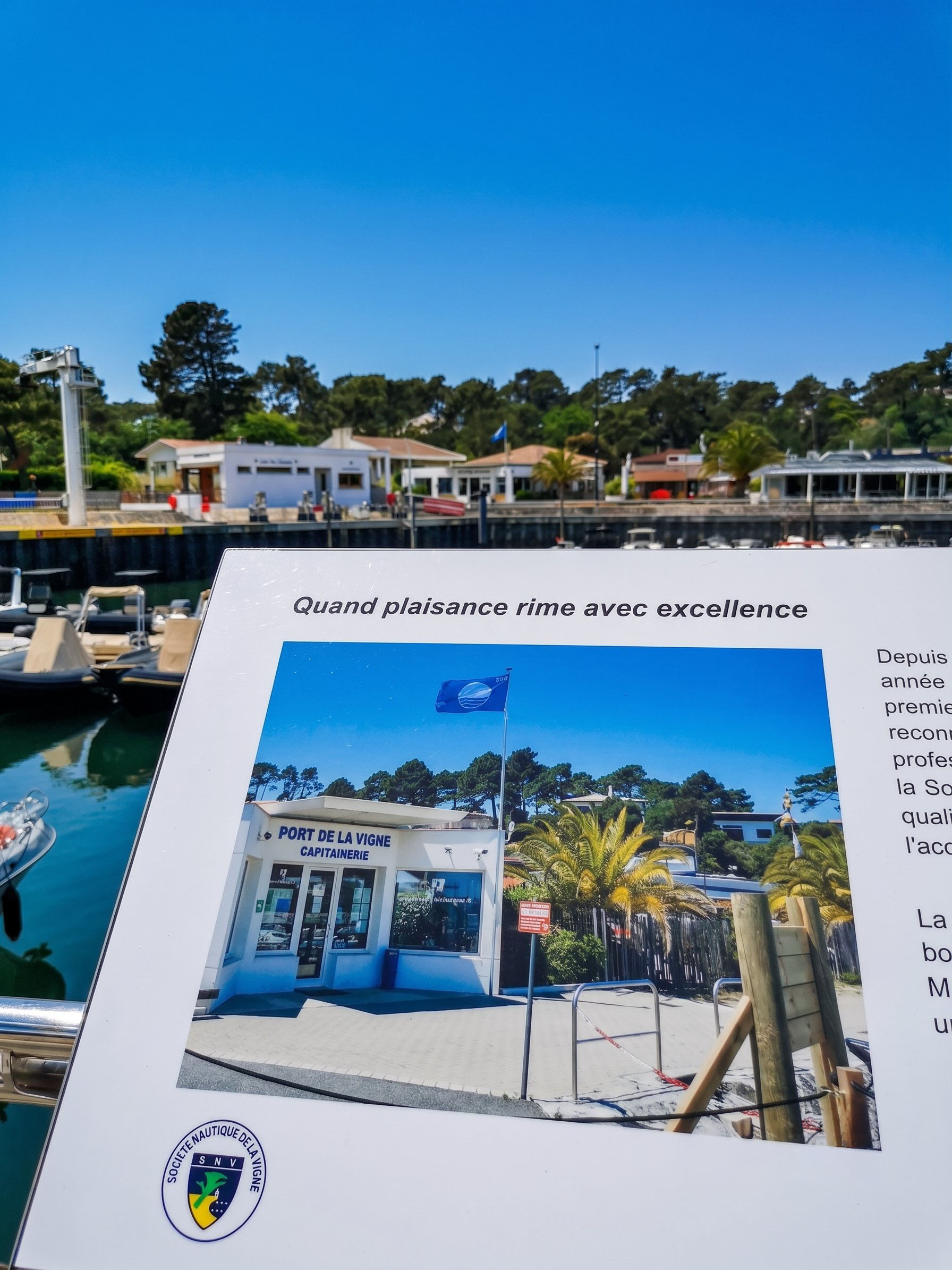 Panneau Quand plaisance rime avec excellence, Pavillon Bleu